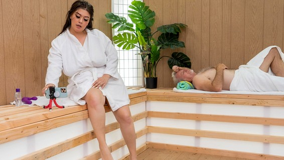 Remi Ferdinand - Chubby, Busty, and Banged